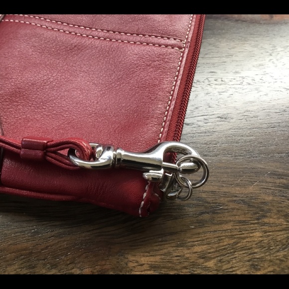 Coach wristlet (larger size) - Picture 5 of 5